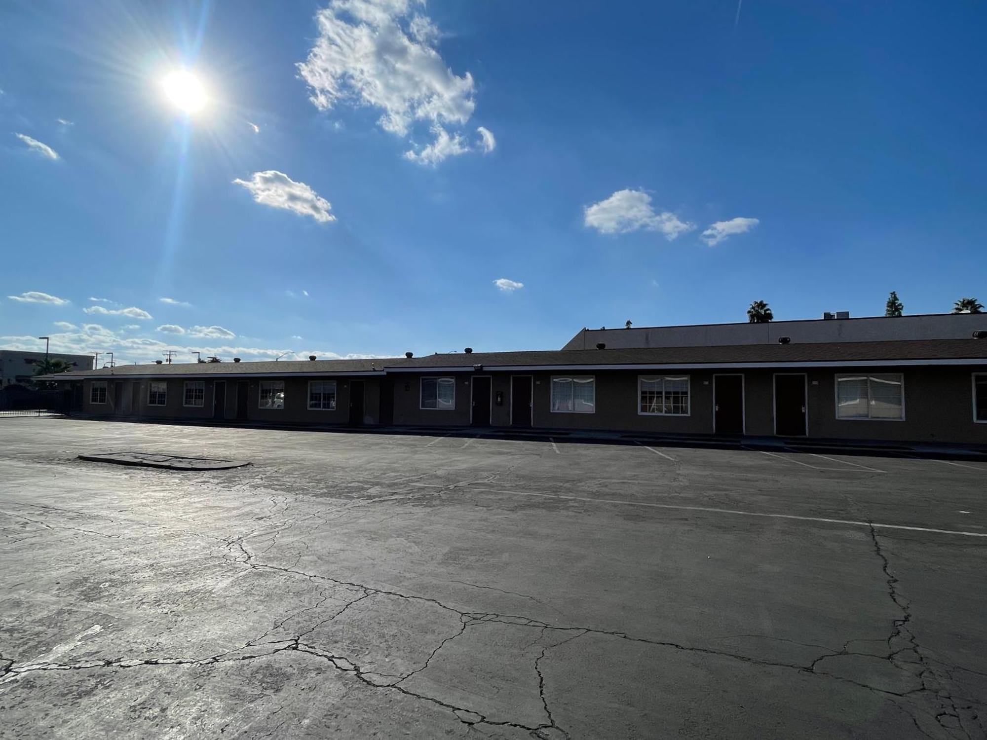 Coachlight Motel Hemet Exterior photo